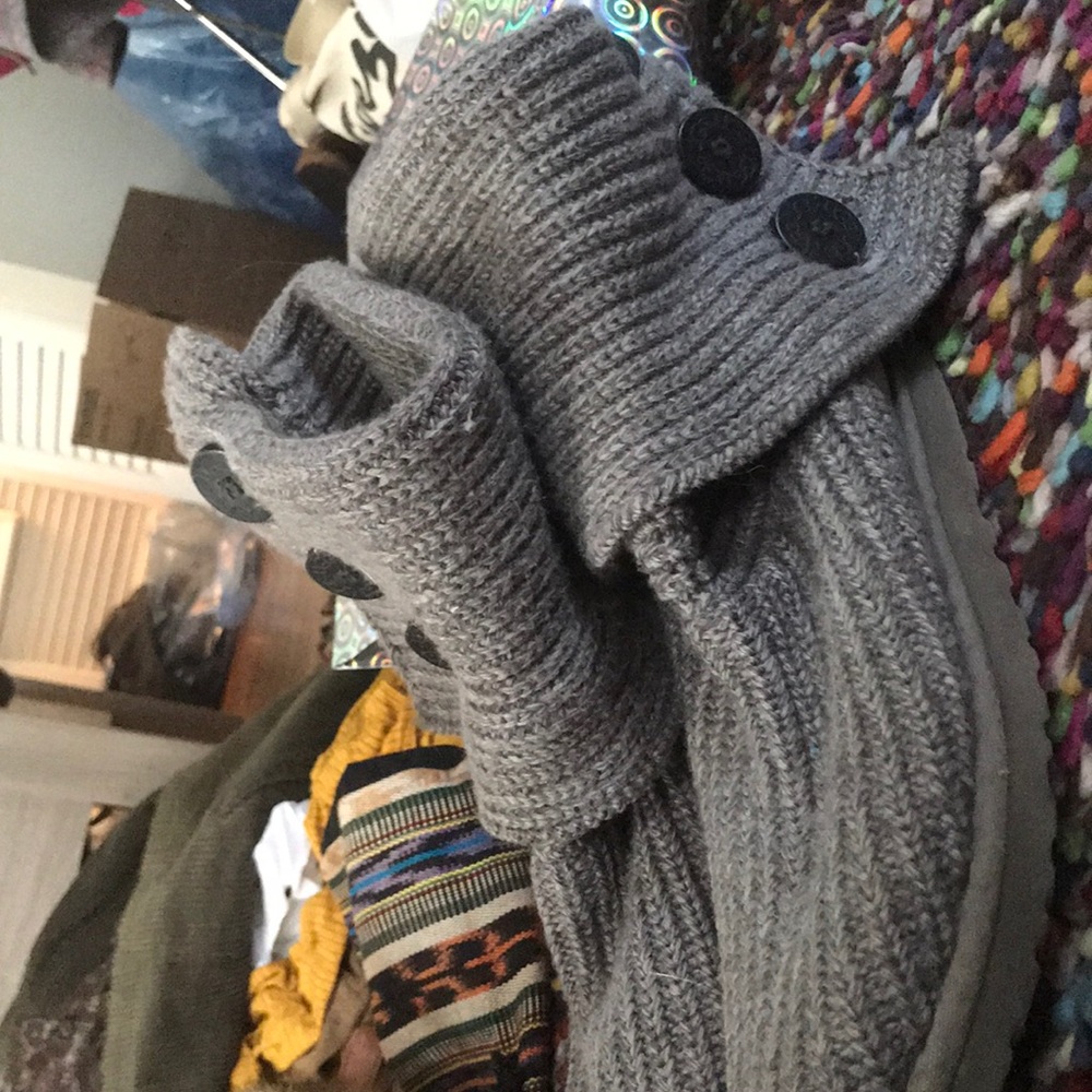 Grey Knit Uggs - image 3